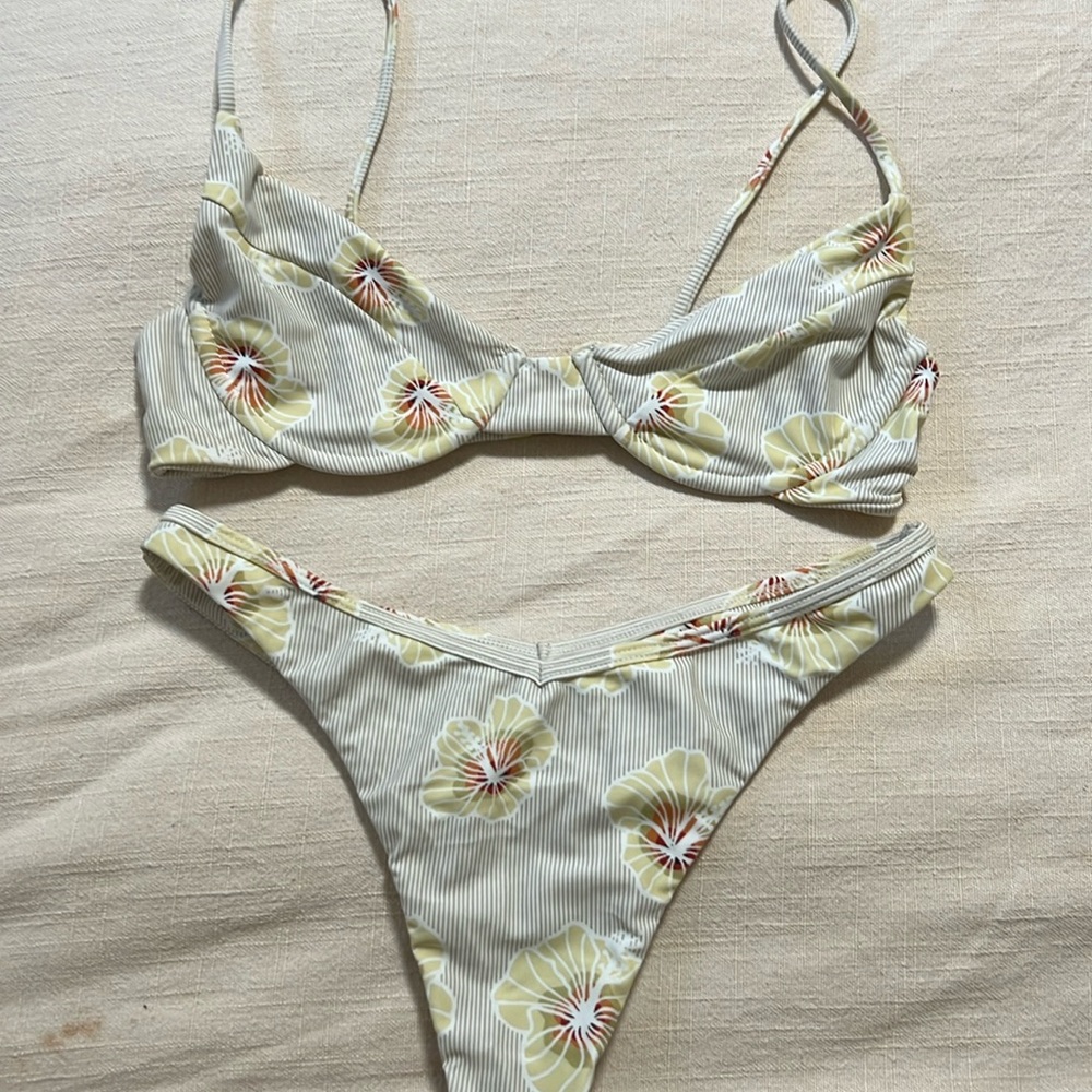 Benoa Yellow Hapa Set